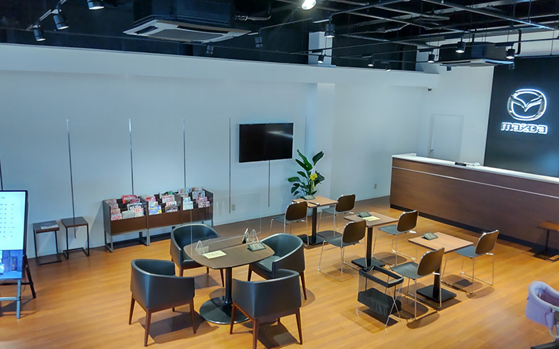 マツダオートザム空港東店